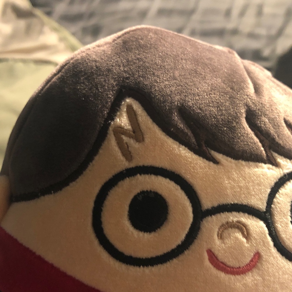 Squishmallows Harry Potter Plush - Red, Black, Brown - Picture 5 of 5